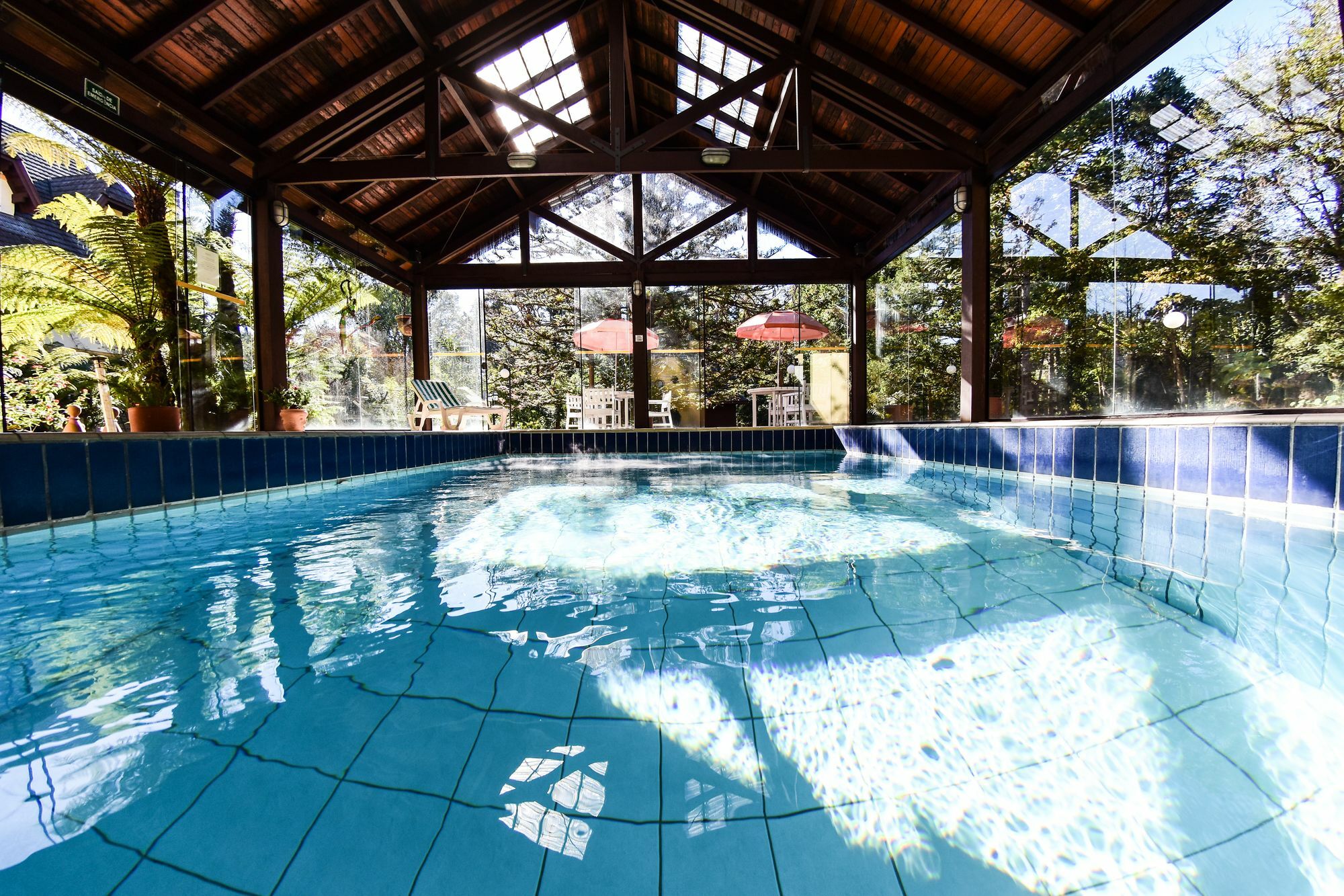 Tri Hotel Le Chateau Gramado Esterno foto